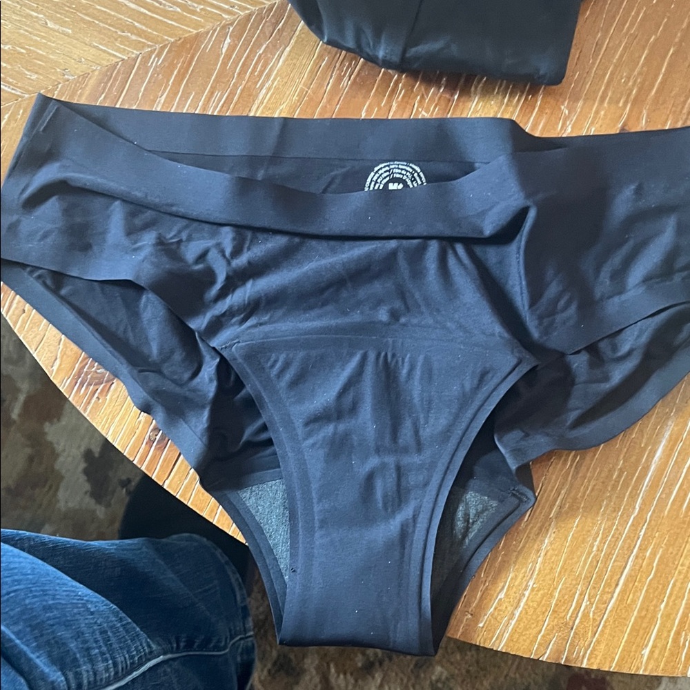 Knix Black TEEN girl super  Leakproof Bikini Underwear Large